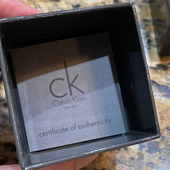 Calvin Klein Paw Print Spinner Ring - Picture 4 of 11